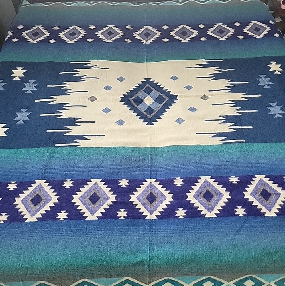 Ecuadorian Handmade Alpaca Blend Blanket